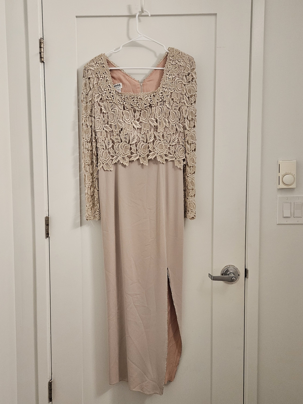 Vintage Bernadette Designs Beige Guipure Floral Lace Maxi Dress High Side Slit S